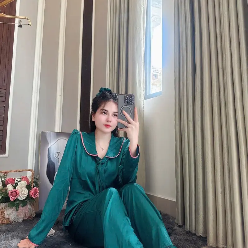 Bộ pijama cổ sen phối viền đính no vãi lụa Latin mềm mịn dế thương 0