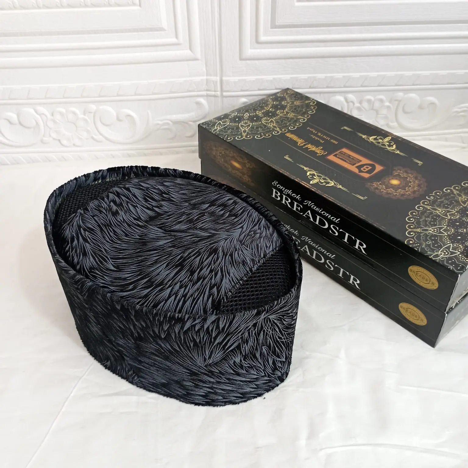 Peci Hitam Terbaru Pertama Di Indonesia Tinggi 9cm bahan halus dan tebal anti air kualitas terjamin awet dan tahan lama Merk BREADSTR - Peci Pria Model Terbaru Songkok Kopiah Hitam Polos ac Bisa bayar di Tempat COD