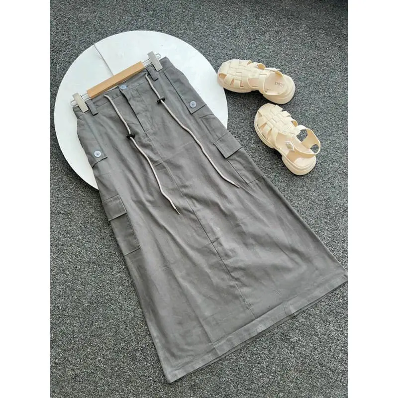 Rok Cargo Skirt Twill Hitam Wanita 3