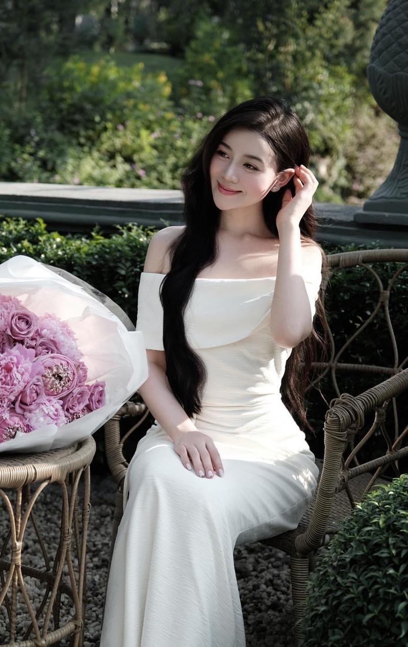 Product Introduction of ￼Đầm trễ vai dáng dài “ Shirina “ chất liệu xốp nhăn cao cấp sang chảnh by EM DESIGN 3