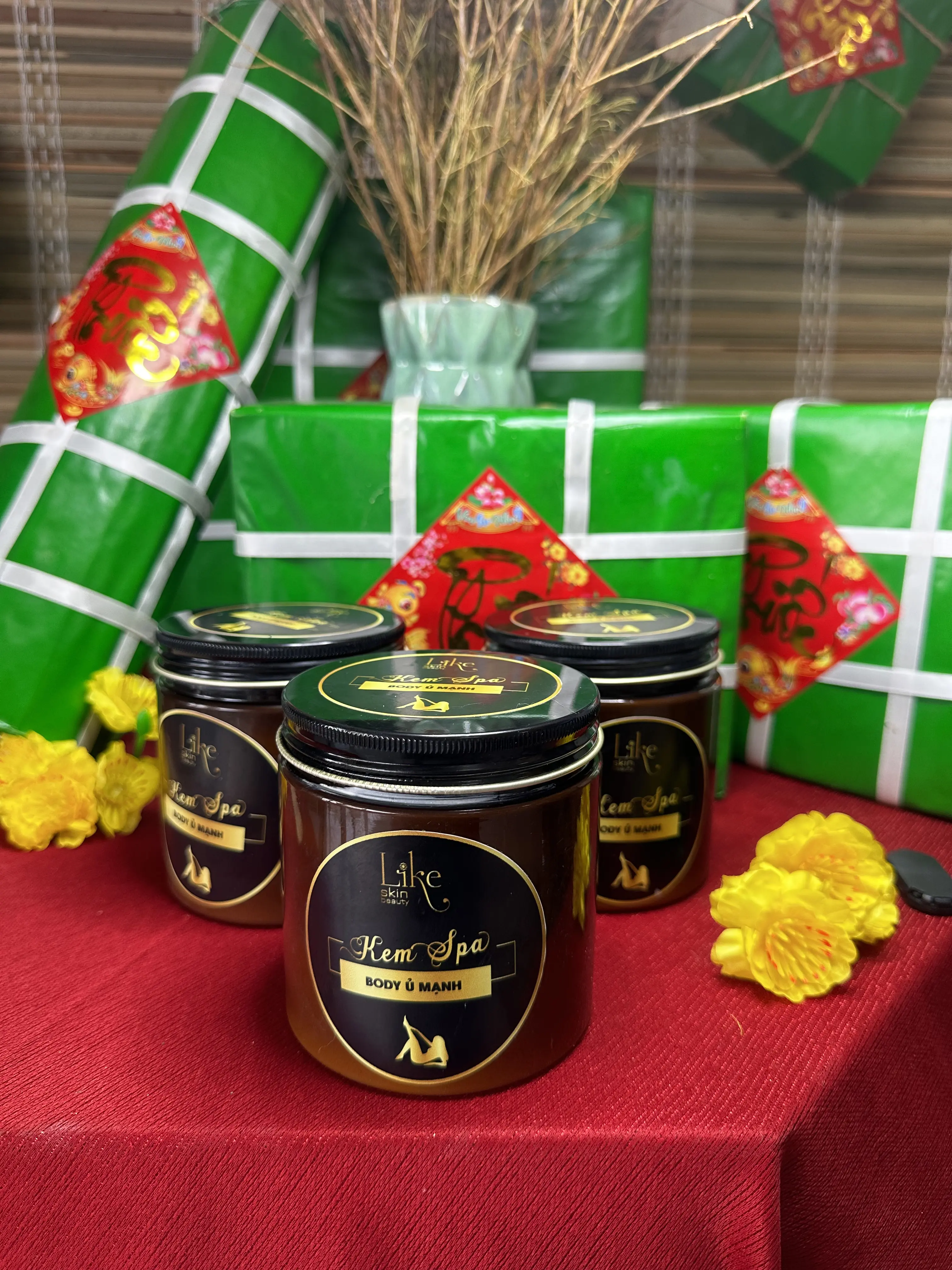 Kem Ủ SPA LI KE sản phẩm một hộp 500g kem công thức chính hãng.