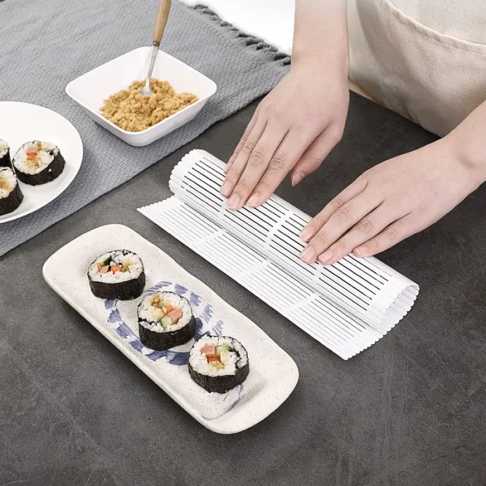 Sushi Roller Maker Mat Seaweed Alat Penggulung Sushi Plastik Kitchenware