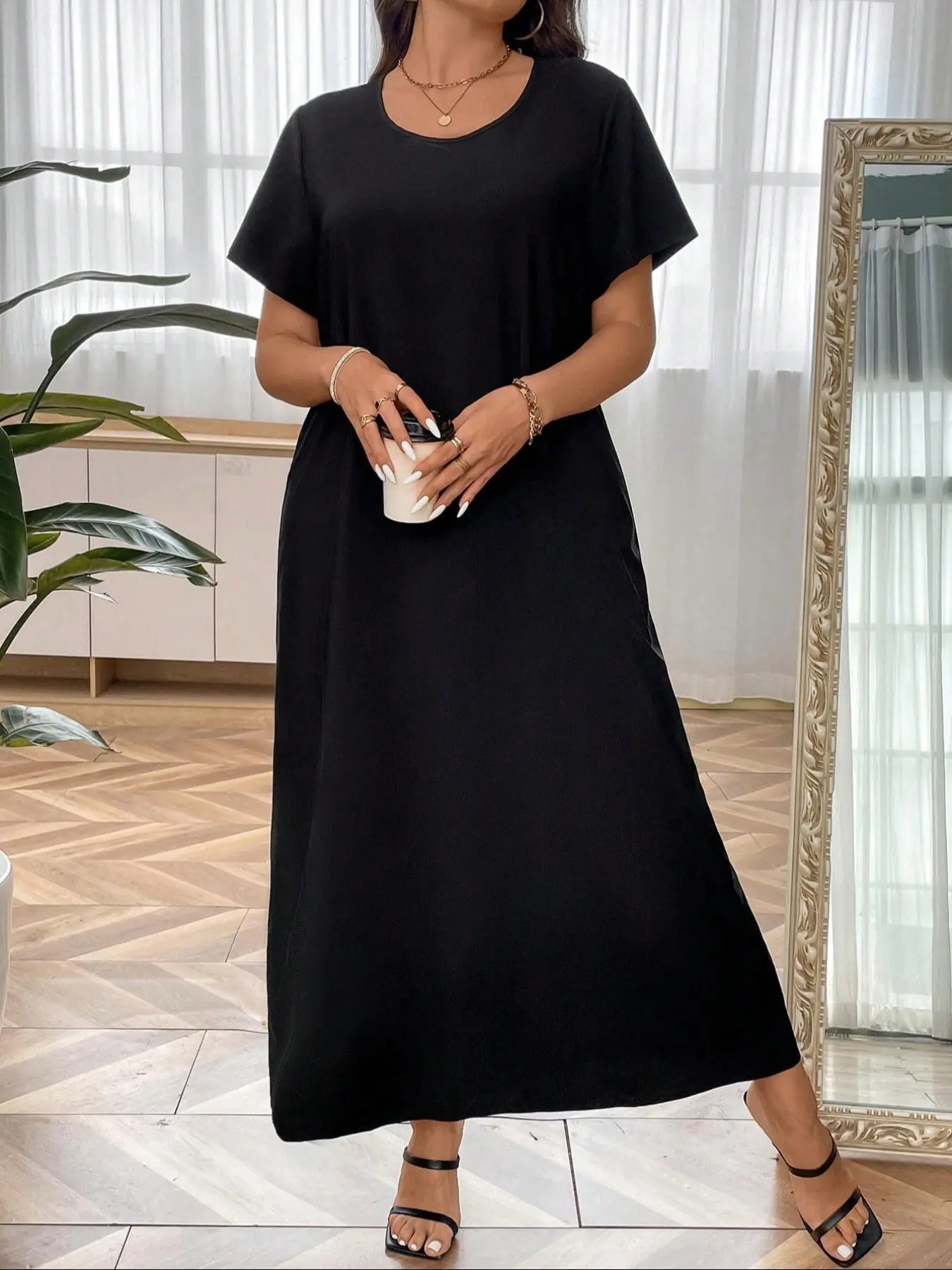【Plus Size】 Solid Color Short Sleeve Dress, Casual Modest Round Neck Dress for Summer, Women's Plus Clothing for Daily Wear