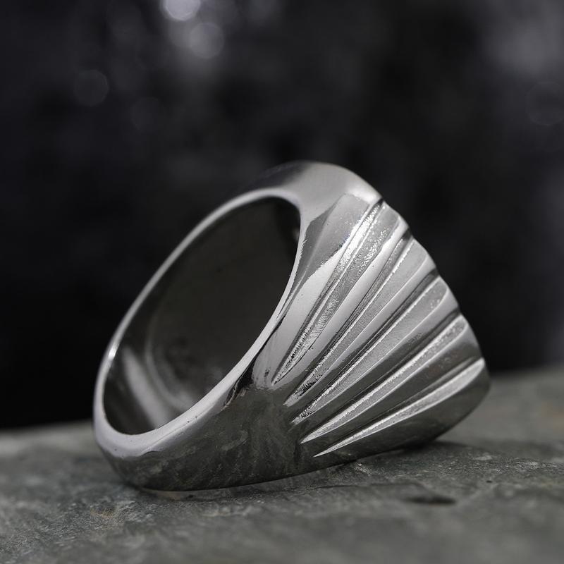 Product Introduction of Hot-Selling New Arrival Hiphop Inlaid Rhinestone Horse Head Men's Domineering Ring 19