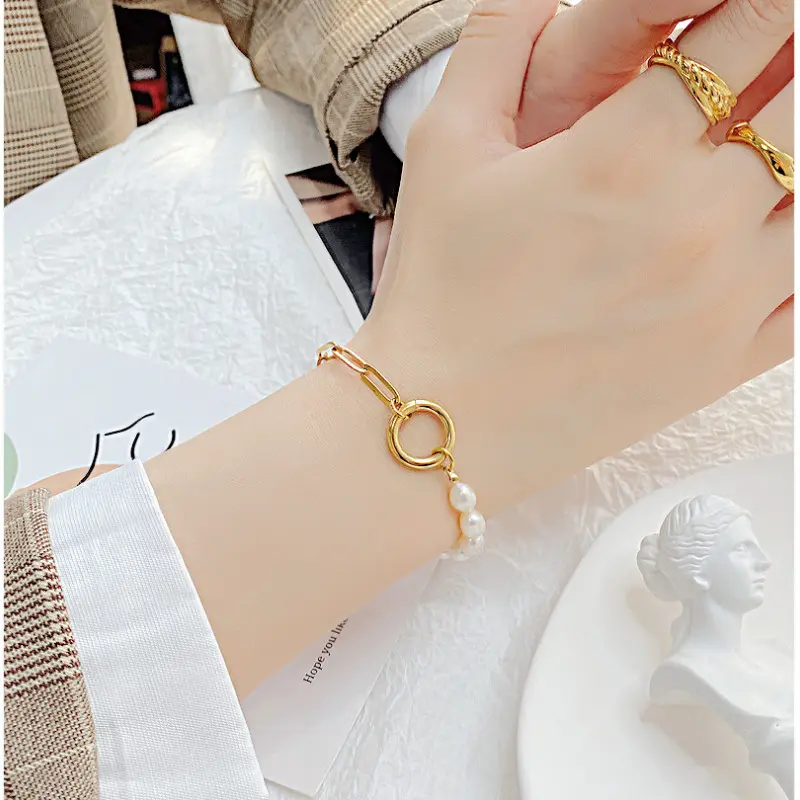 Lắc Tay Nữ Titan Ko Đen TT 4255 0