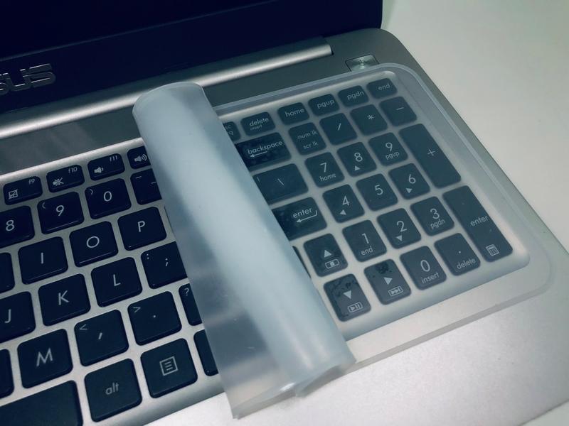 Tấm Phủ Bàn Phím Laptop Silicon Siêu Nhỏ Gọn Chống Bụi Bẩn Và Nước Bảo Vệ Laptop Spalaptop