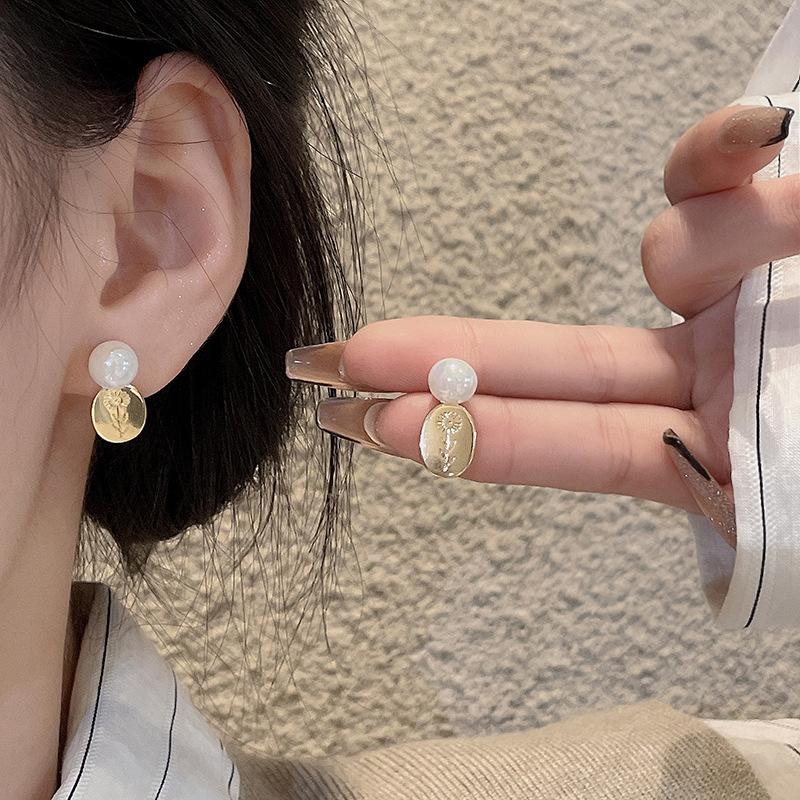 Product Introduction of Sterling Silver Needle Internet Celebrity Live Broadcast Hot-Sale Earrings Stall Supplies for Night Market All-Match Fashion Earrings Ear Rings Wholesale 19
