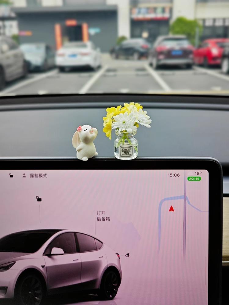 Product Introduction of Little Rabbit New Jasmine Flower Dashboard Healing Ornament Car Mini Vase Decoration Perfume Car Interior Decoration 7
