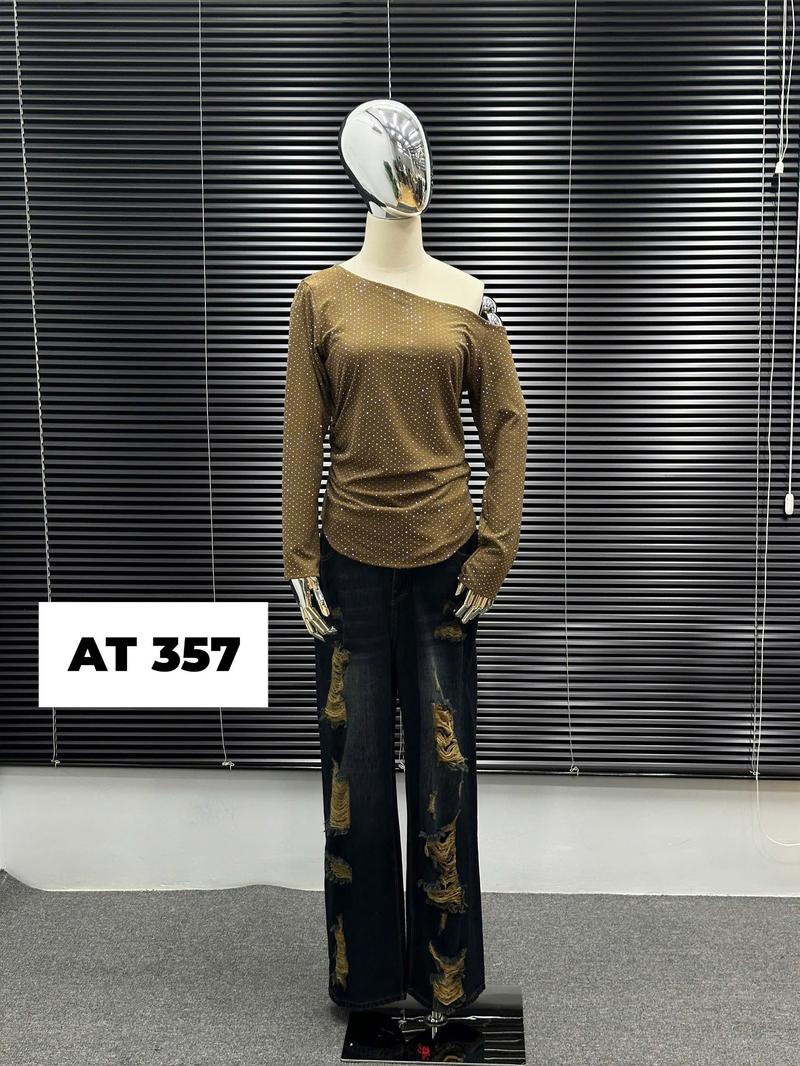 Product Introduction of TCSHOPJEAN Áo Thun Tay Dài Lệch Vai Bigsize Cao Cấp Lấp Lánh Ép Đá 55kg đến 90kg Có Nhún Eo AT 357 1