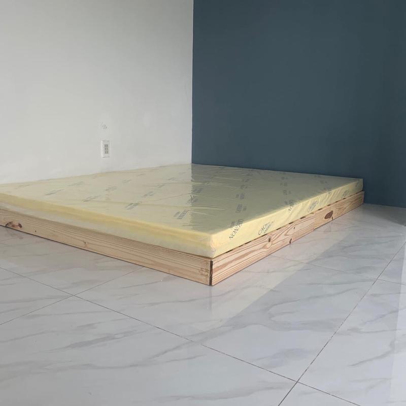 Giường ngủ palet đã sơn pu 4