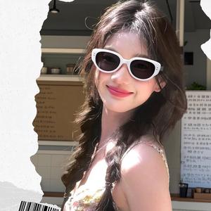 Kính Râm Mắt Mèo, Thiết Kế Gấp Gọn Phong Cách Cổ Điển Chất Lượng Cao Cấp, Thích Hợp Cho Khuôn Mặt Vuông, Dễ Phối Đồ, Cỡ Nhỏ