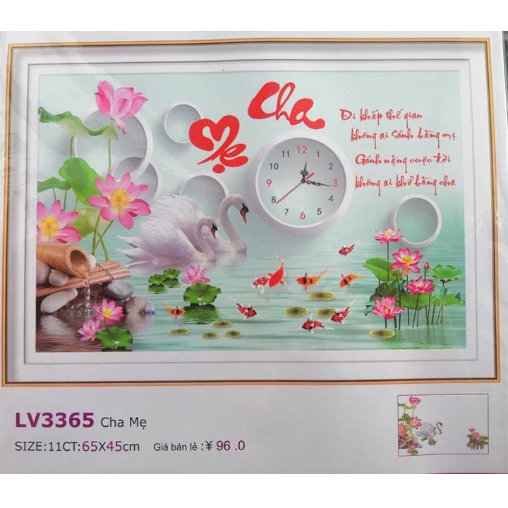 Tranh thêu chữ thập cha mẹ thiên nga đồng hồ LV3365