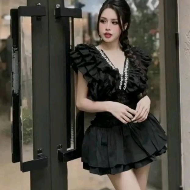    XA KHO  SET ÁO  CỔ VOAN ĐÍNH ĐÁ PHỐI CHÂN VÁY TẦNG SANG CHẢNH _ KHÁNH VY STORE Nữ 