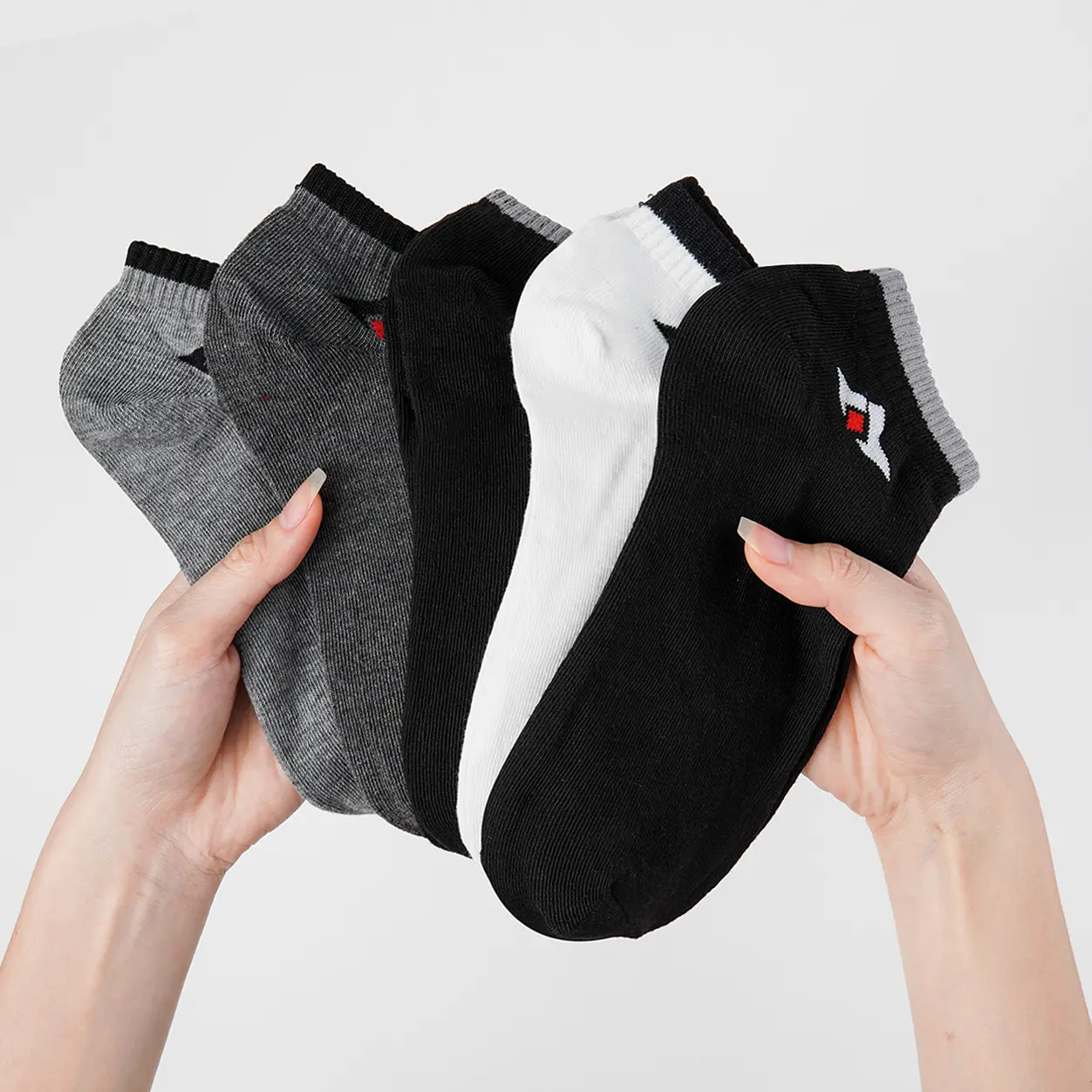 [Combo 10 Đôi] Tất vớ nam nữ phổ thông cổ ngắn logo T&T chun trơn chất liệu dày dặn thấm hút êm chân nhiều màu - N204