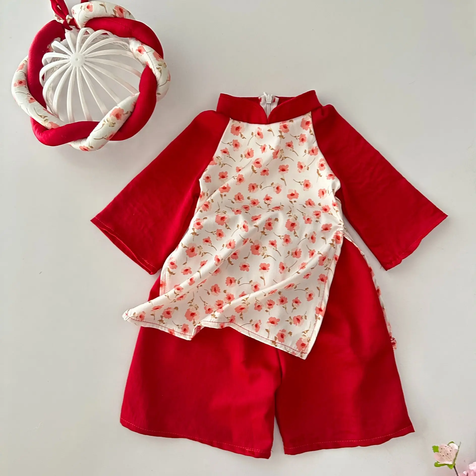 Áo Dài Cách Tân Kèm Mấn Đầu Cho Bé Đủ Size 5-18kg Tông Màu Đỏ Nổi Bật Chất Lụa Latinh Phối Lụa Tằm Mềm Mịn Mát