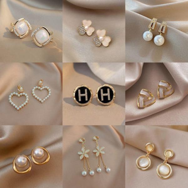 Product Introduction of Sterling Silver Needle Exaggerated Geometry Stud Earrings for Women Affordable Luxury Fashion Elegant High-Grade Earrings Metal Earrings 6