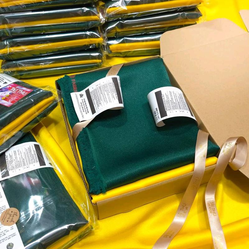 Vải lụa sọc ánh kim T.h. ái T. uấn 7