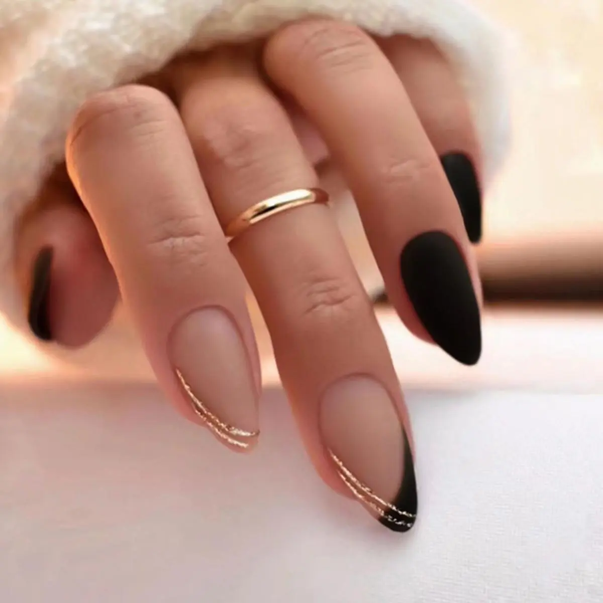 Almond Fake Nail, 24pcs Glossy French Style False Nails for Women & Girls DIY Nail, Effortless Press On Nails Manicure Set, Acrylic Nail Kit