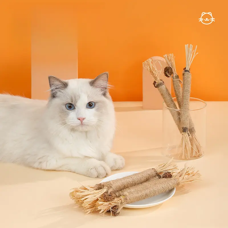 Cat tooth grinding stick wooden polygonum stick gnawing new cat toy cleaning teeth, removing tartar and refreshing breath pet toy