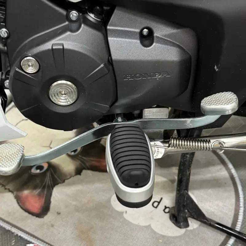 1 cặp cao su gác chân Cub 125 4