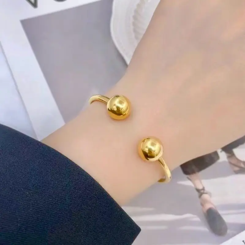 Vòng trái châu titan không rỉ