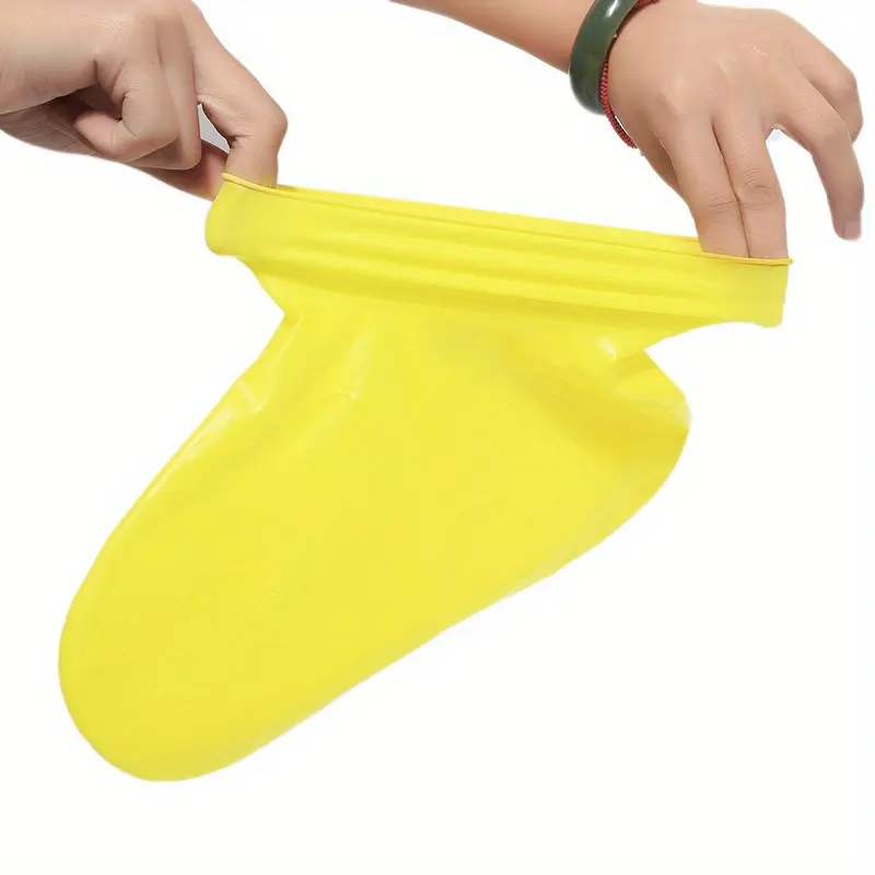 A Pair of Shoe Covers, Rainproof, Snowproof, Sandproof Shoe Covers, Suitable for Outdoor Travel and Cycling 1