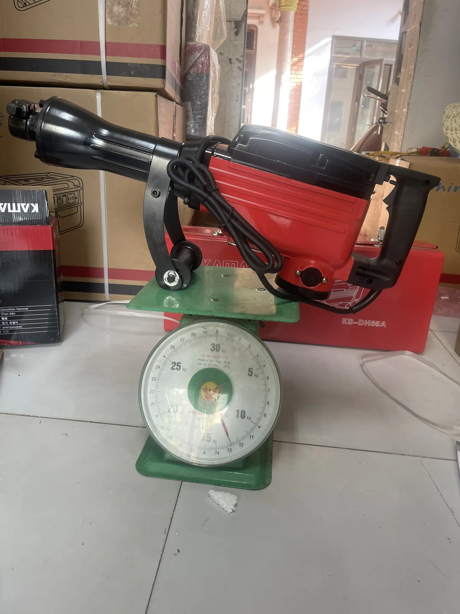 Máy đục phá bê tông KAMASTSU 30 ly KS-DH 65A(30mm-1500W) Tặng mũi đục nhọn và mũi đục dẹt mũi đục động cơ lõi đồng