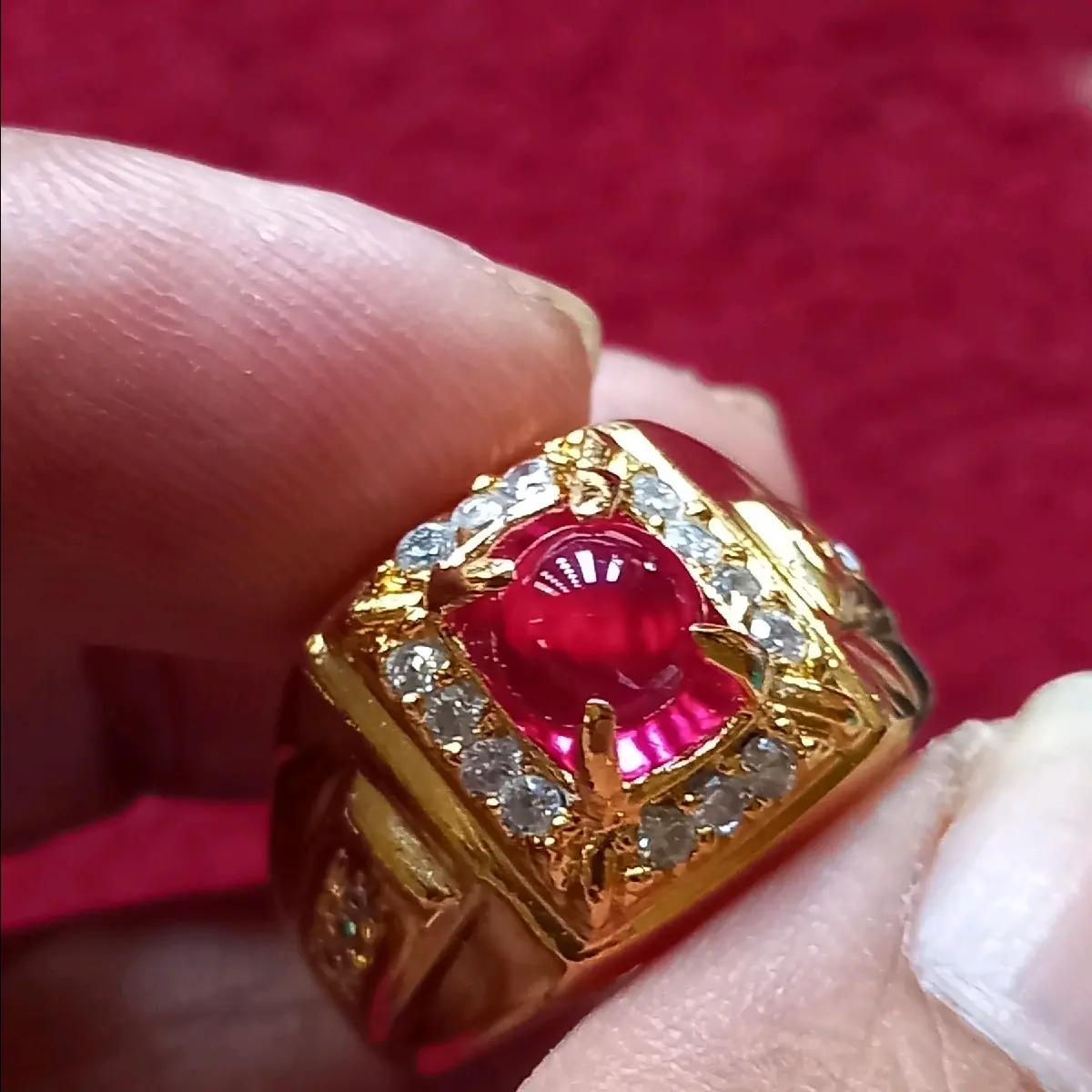 Batu cincin delima lipan merah