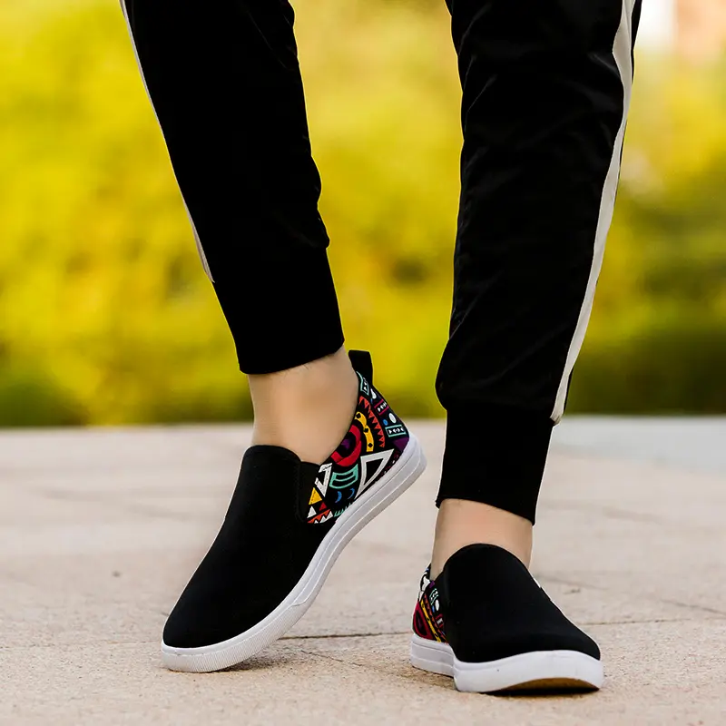 Leedoo Sepatu Slip On Casual Sepatu Kanvas Pria Sepatu Slop Patterns Hitam MC315 3