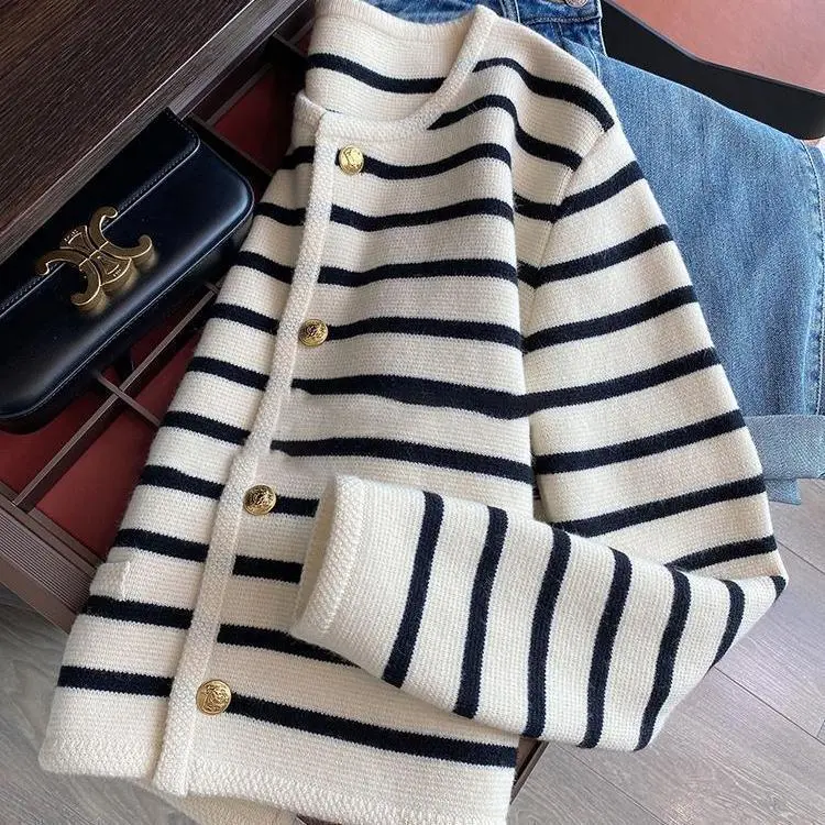 Áo Cardigan Dệt Kim, Cùng Phong Cách Với Gulinazha, Sọc Đen Trắng, Phong Cách Cổ Điển, Dành Cho Nữ, Hàng Mới Về Cho Mùa Thu Và Mùa Đông, Có Thể Mặc Ngoài Trời, Áo Khoác Len Cropped Xén Top