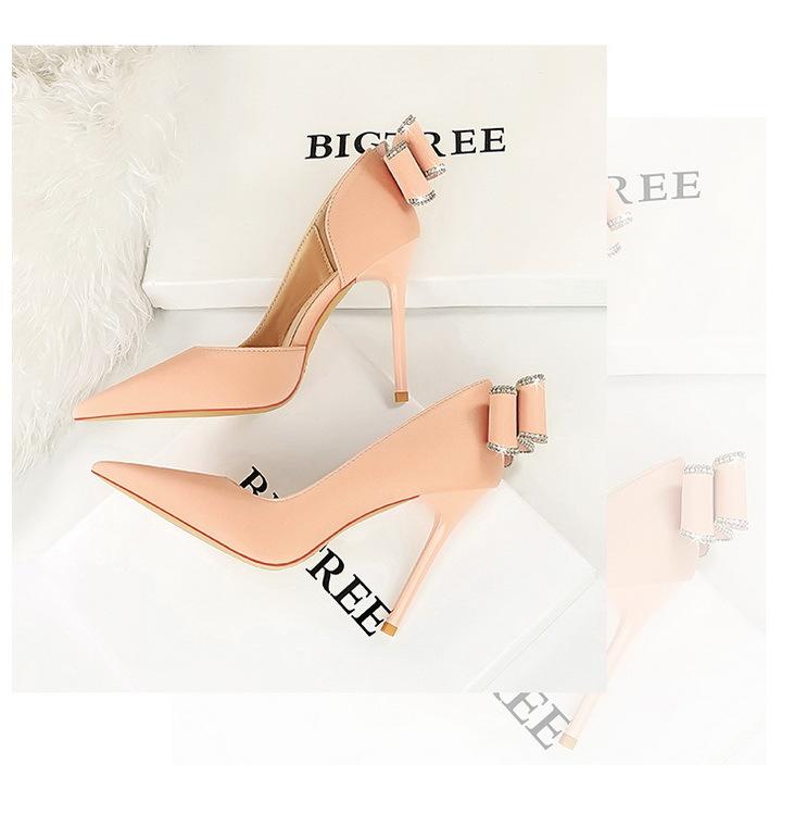 Product Introduction of 626-H36M European and American Style Banquet High Heels Stiletto High Heels Shallow Pointed Toe Side Cutout Rhinestone Back Bowknot Single Shoes kitten  heels 29