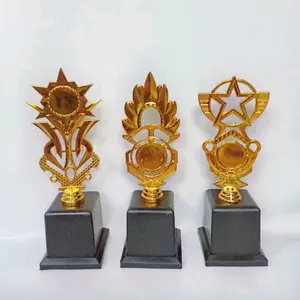 PIALA MINI SATUAN 29CM POLOS TANPA TULISAN model random request model di catatan