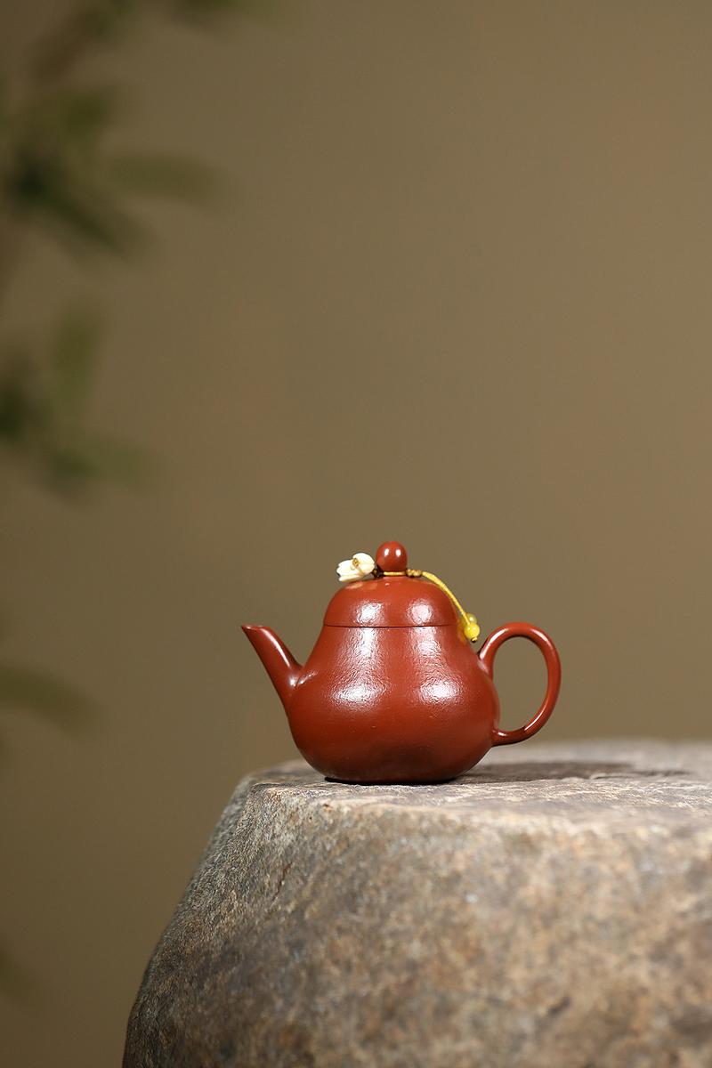 Product Introduction of # Zisha Teapot# [Lifetime Fidelity] Yixing Zisha Teapot Pure Handmade Famous Authentic Tea Making Large and Small Capacity Tea Set Yixing Zisha Teapot Famous Handmade Raw Ore Small Coal Kiln Cinnabar Sand Small Autumn Water High-End Teapot 13