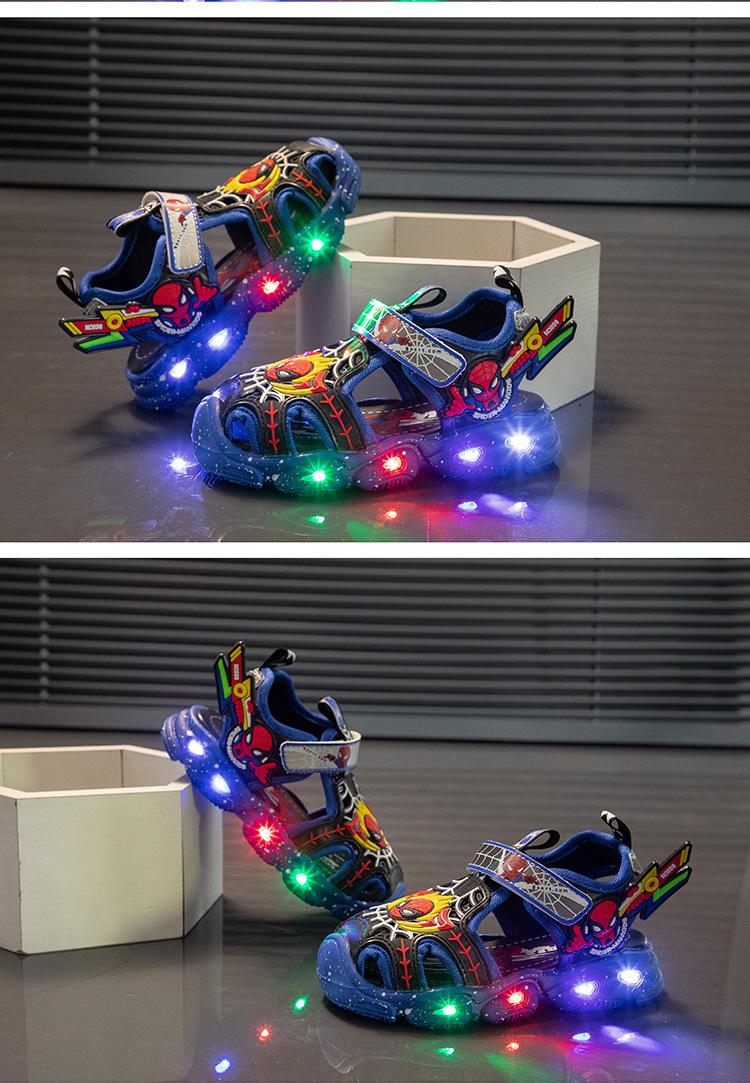 Product Introduction of Spider-Man with Light Children's Sandals 2024 Summer New Anti-Kick Closed Toe Sandals Boys Children Beach Shoes 36