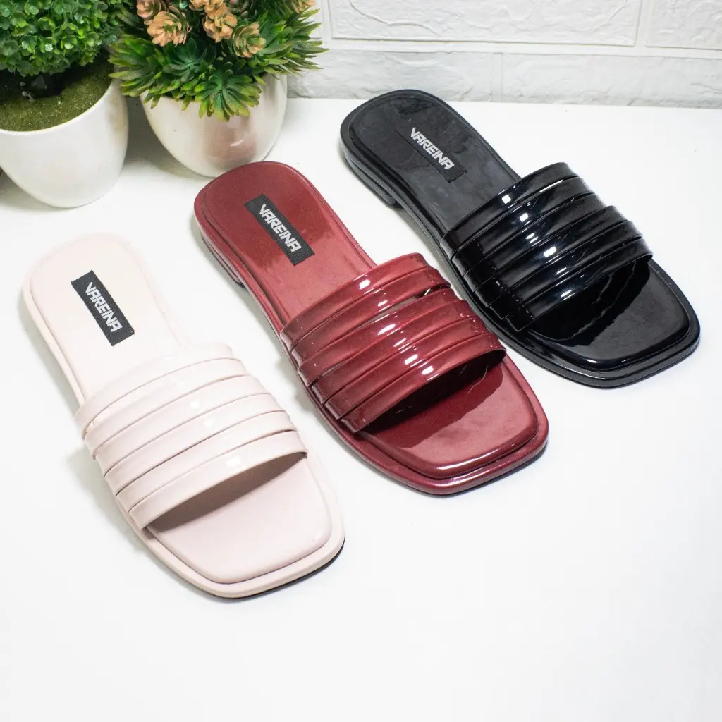 Vareina - Mely Sandal Wanita Cherry Slip On 2Cm