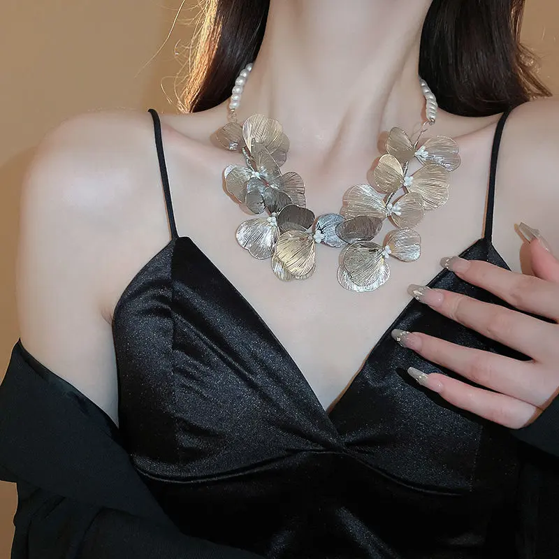 Vòng Cổ Ngọc Trai Hoa Kim Loại Rỗng Chất Lượng Cao, Phong Cách Pháp, Vòng Cổ Đòn Cỡ Lớn Phong Cách Châu Âu Và Mỹ Vòng Cổ Thanh Lịch Thời Trang Mới 6