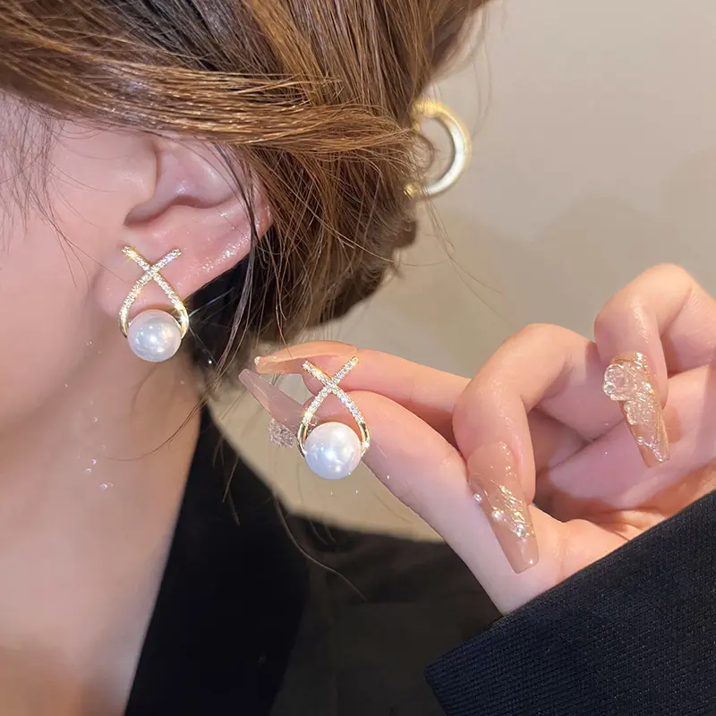 S925 silver needle droplet shaped pearl earrings, 2025 new trendy internet celebrity, elegant and versatile, simple temperament earrings for women