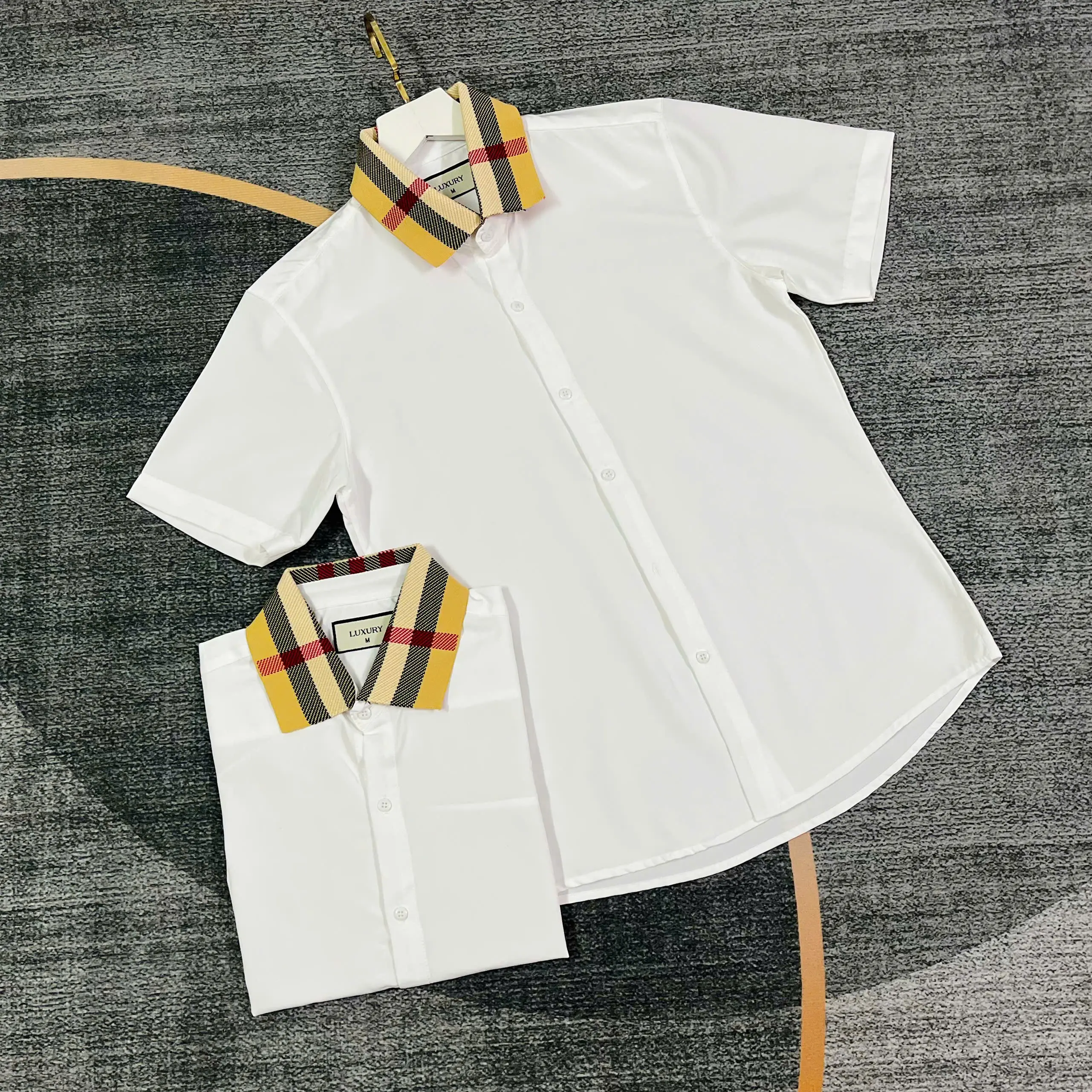 Áo sơ mi nam ngắn tay phối bo cổ dệt sọc vàng màu trắng  Menswear Kate