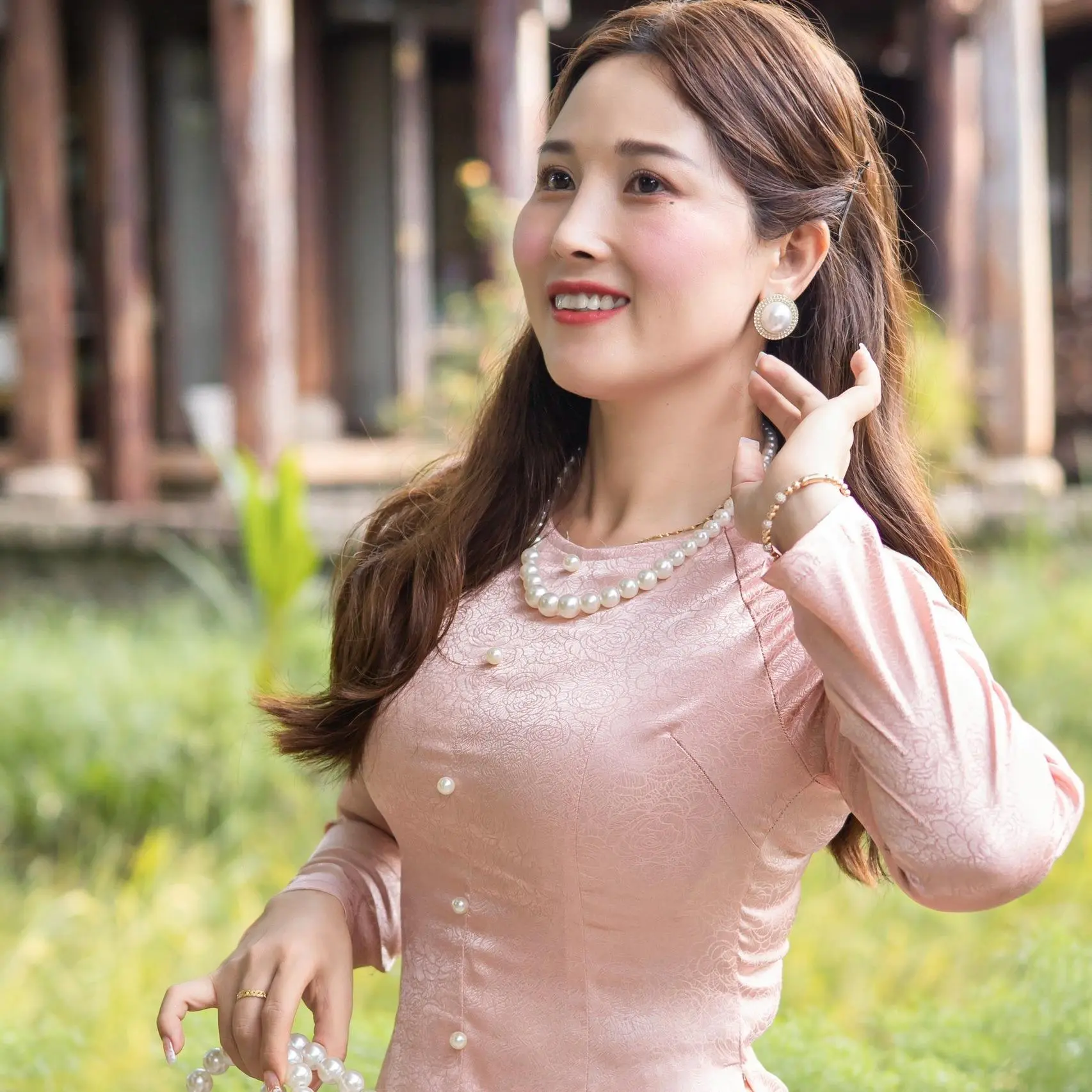 Xưởng May Hân Nguyễn - B.A41 ( Áo Lẻ ) Gấm Hoa Hồng Cổ Tròn Dây Kéo Tay Dài Nữ Top Women Sơ Mi Shirt Kem