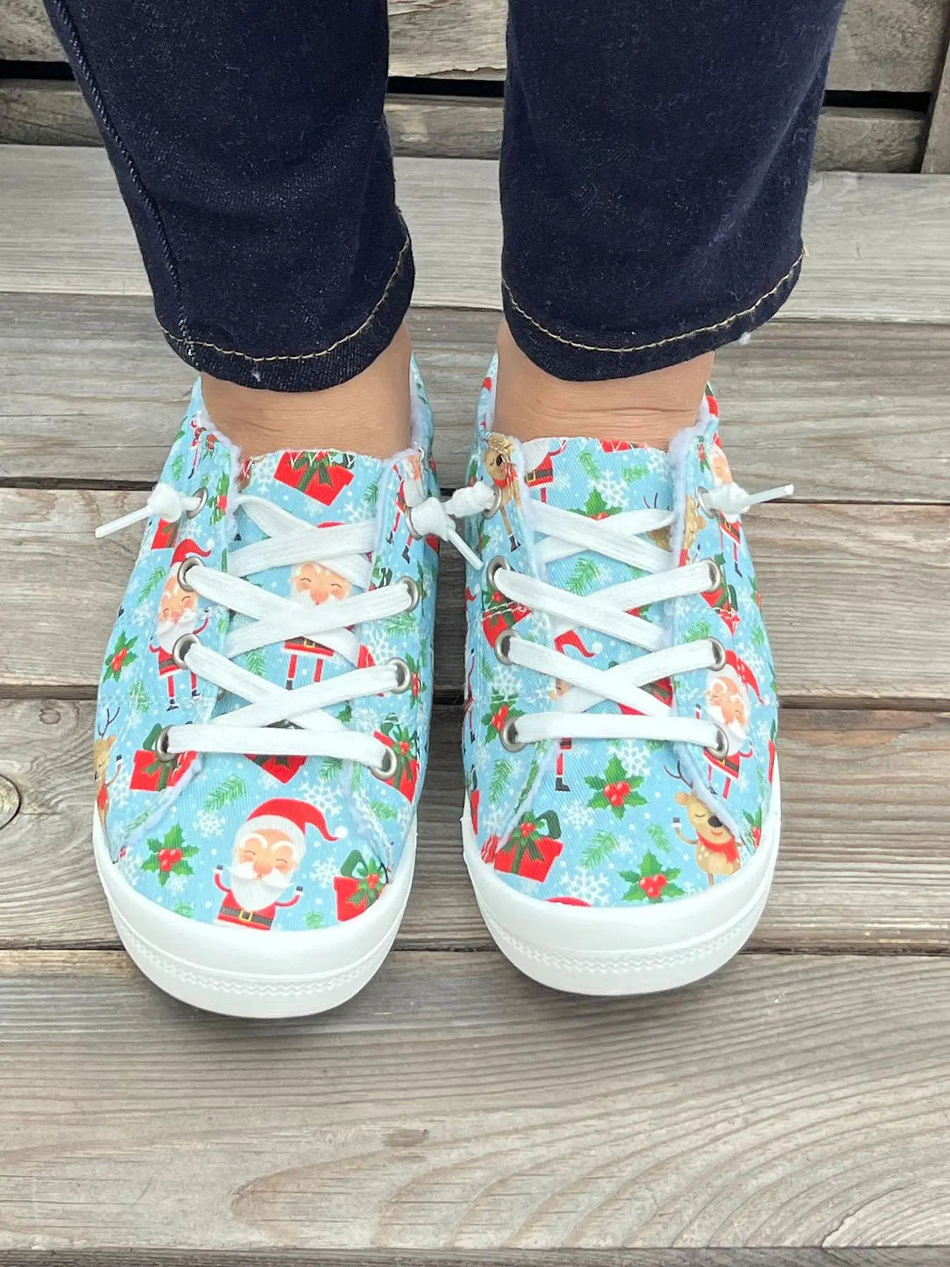 Women's Cute Cartoon Santa Claus Print Lace Up Low Top Sneakers, Casual Comfortable Canvas Shoes for Daily Wear, Female All-match Round Toe Shoes for Fall & Winter