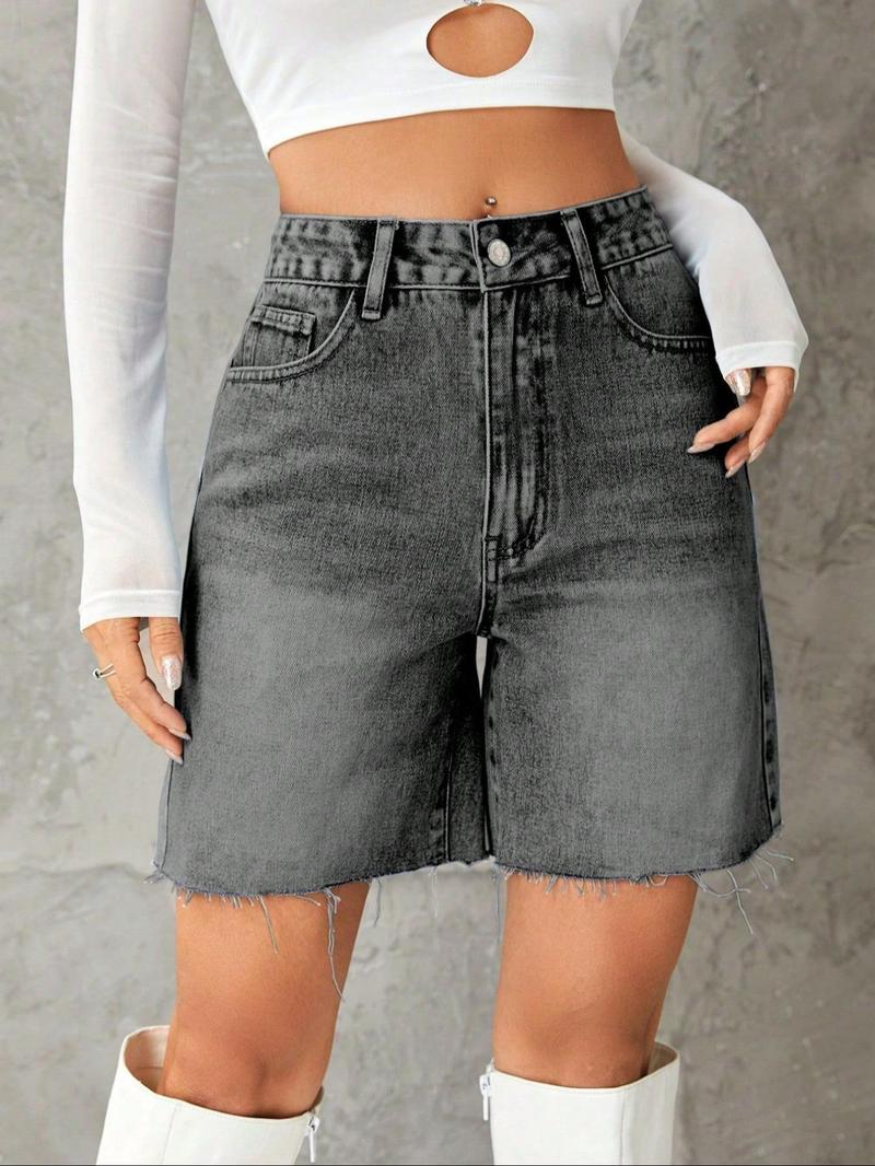 Product Introduction of Women's Distressed Hem Denim Shorts, Fashion Casual Raw Hem Short Jeans for Daily Outdoor Wear, Ladies Bottoms for Spring & Fall 1