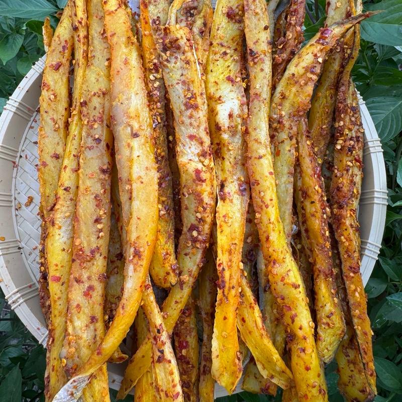 Khô Cá Dứa Phi Lê Tẩm Vị Xã Ớt Cay 1Gói 500gram - Kèm Chai Sốt Chấm Mắm Me -  Snack Food
