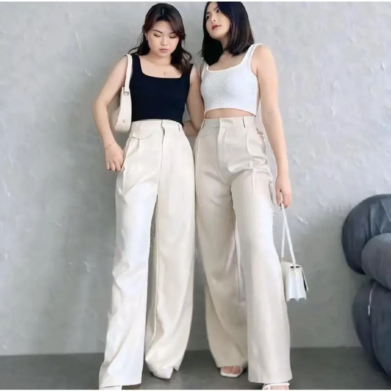 Qizlarning erotik fotosuratlari slayd-shou