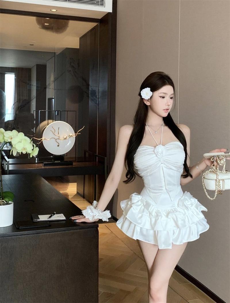 Product Introduction of Baju Atasan Tiub Bunga Halter, Gaya Perancis, Comel dan Seksi, Kamisol Gadis Panas, Baju Musim Panas Wanita, Rekaan Cantik, Boleh Dipakai Di Luar, Atasan Elegan, Ketibaan Baru 11