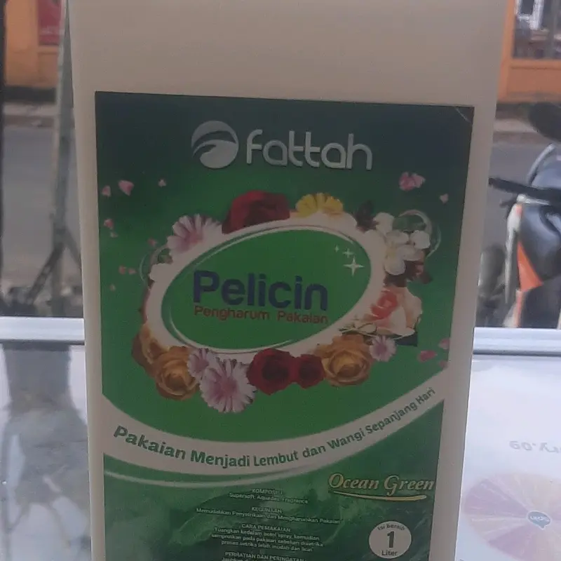 Pelicin+Pewangi Pakaian (Cair) 1 Liter Pewangi 2