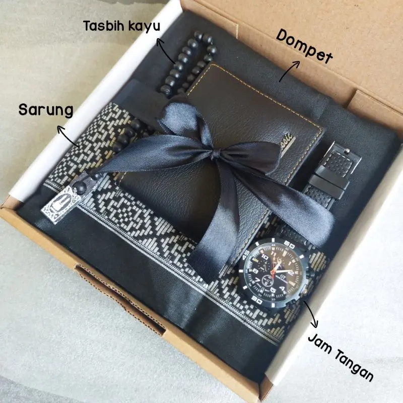 Hampers Sarung Tasbih Peci Al Qur'an Jam Tangan Sajadah buat cowok kado ulang tahun buat sahabat doi atau lainya