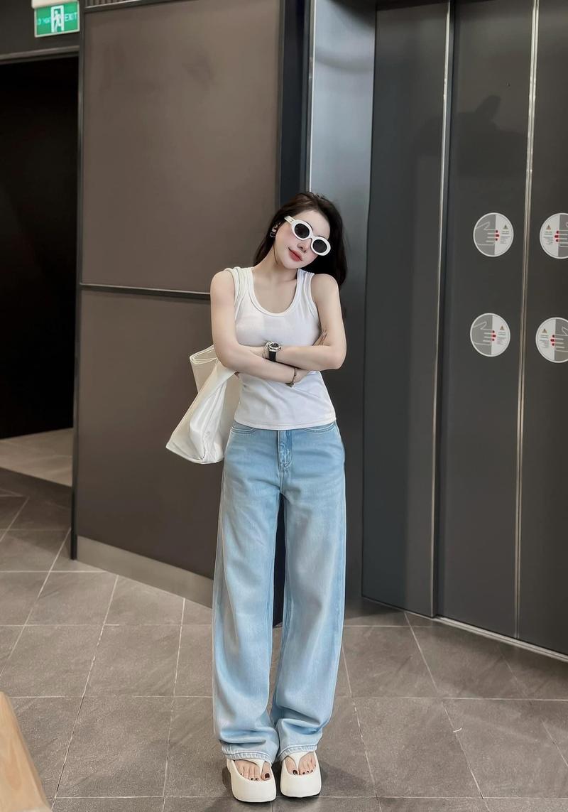 Product Introduction of (S-2Xl) HHCHOU- Quần Jeans Suông Trơn Màu Xanh nhạt vải Qc mềm h3369 Nữ Pants Kem Women 2