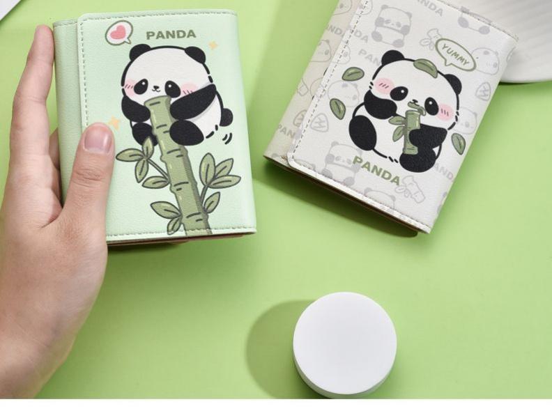 Product Introduction of Ví Gấp Ba Lần Hoạt Hình Gấu Trúc Ví Đựng Xu Cặp Đôi Ưa Nhìn Mới 2024 Ví Đựng Thẻ Giấy Chứng Nhận Bộ Ví Ngắn Wallet Nam Nhiều Ngăn Hình Chữ Nhật 16