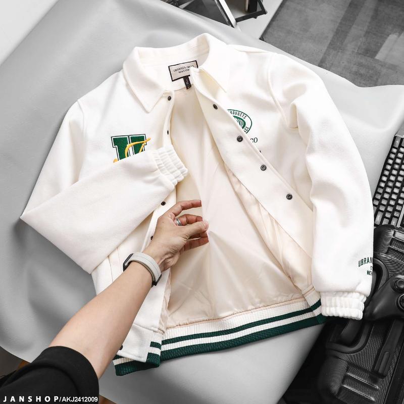 Áo Khoác Bomber J&CO Form Regular Yon, chất vải dạ nỉ bên trong có lớp lót dù, chữ thêu tỉ mỉ 7