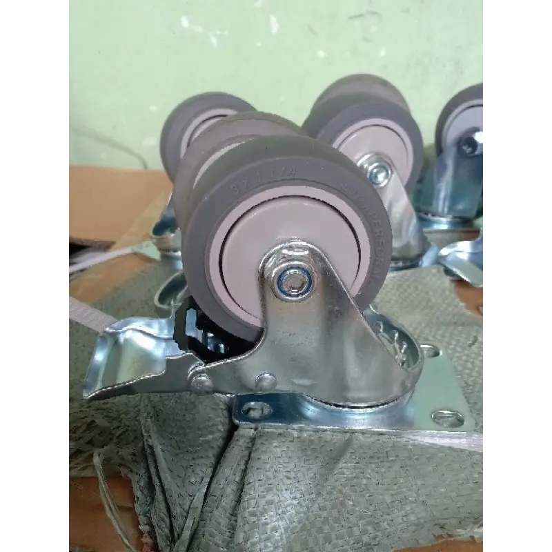 1 BỘ 4 BÁNH XE CAO SU MỀM TPR CÓ BÁC ĐẠN 7.5CM